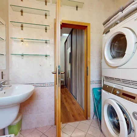 Sag Apartment Close To The Castle Free Parking Bratislava Exterior photo